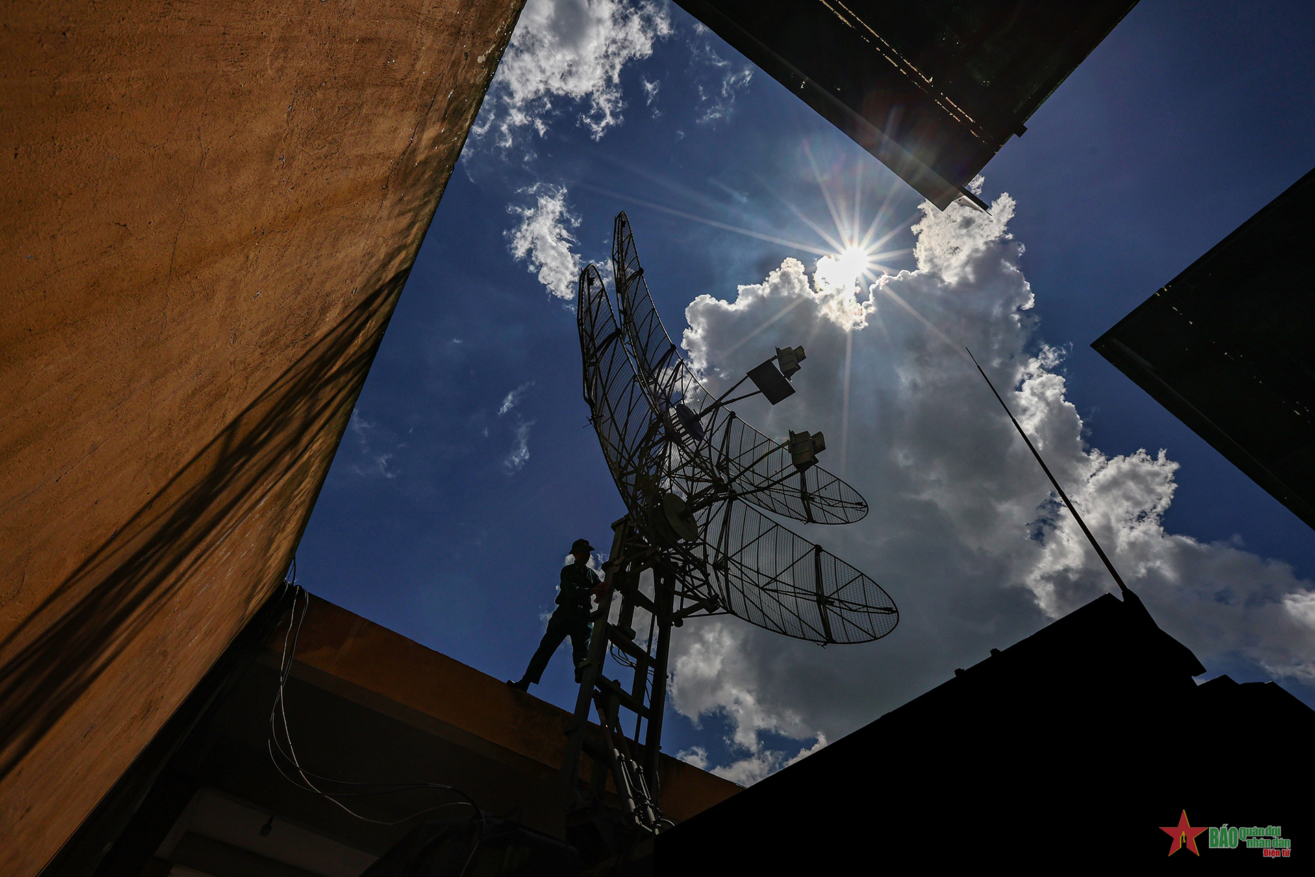 Vinh quang là người chiến sĩ 